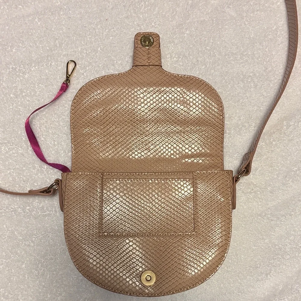 Chic Metallic Crossbody Bag